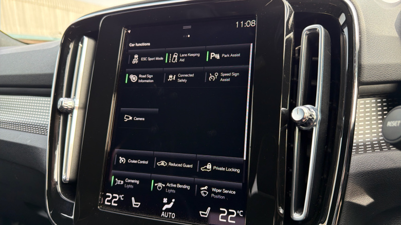 Volvo Xc40 2.0 B4P R DESIGN Pro 5dr AWD Auto Petrol Estate